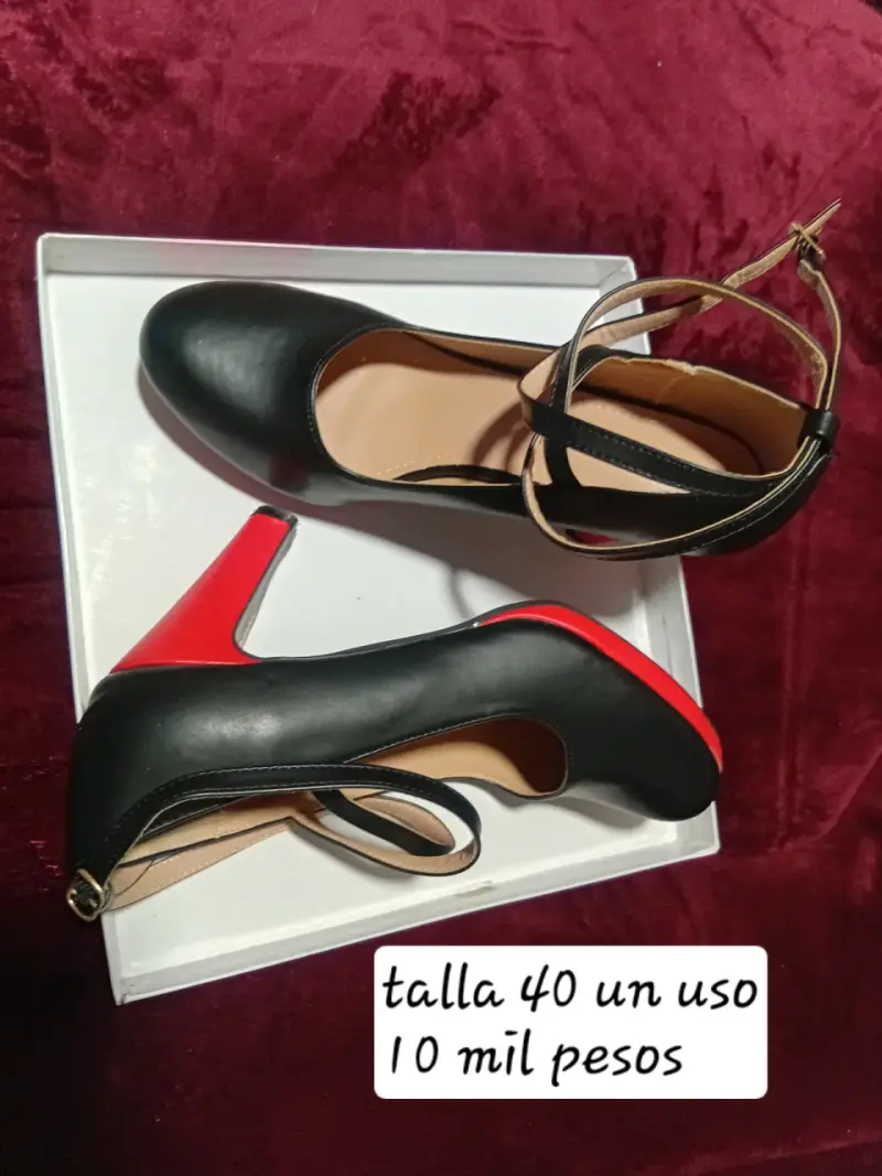 Zapatos de tacos, mismo modelo, distintas tallas - 2