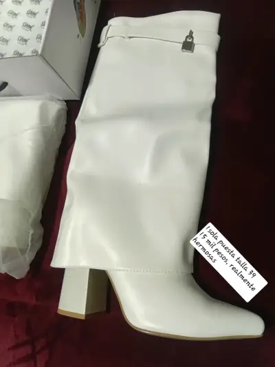 Zapatos de tacos, mismo modelo, distintas tallas - miniatura 4