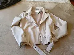 Chaqueta de gamuza sintética beige para mujer - miniatura 1
