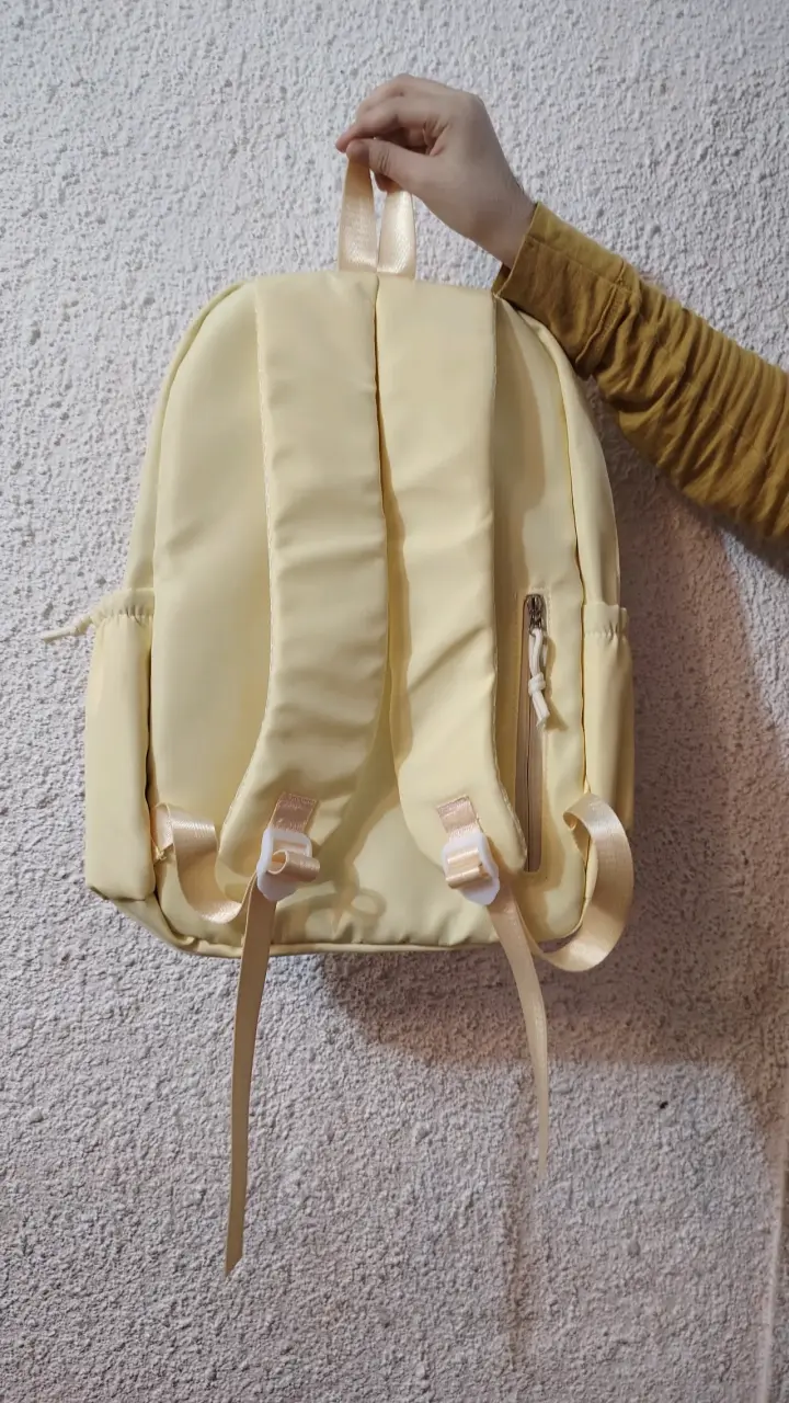 Mochila amarilla Purin con diseño de Pompompurin - 2