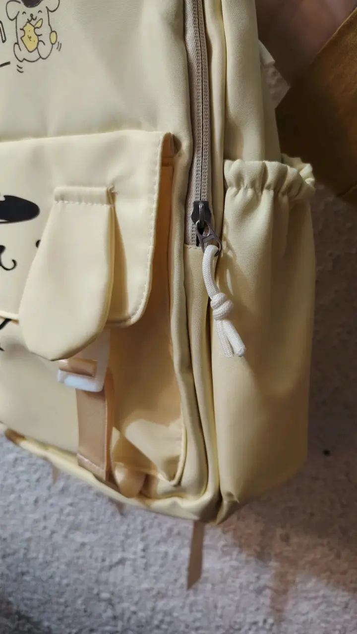 Mochila amarilla Purin con diseño de Pompompurin - 4