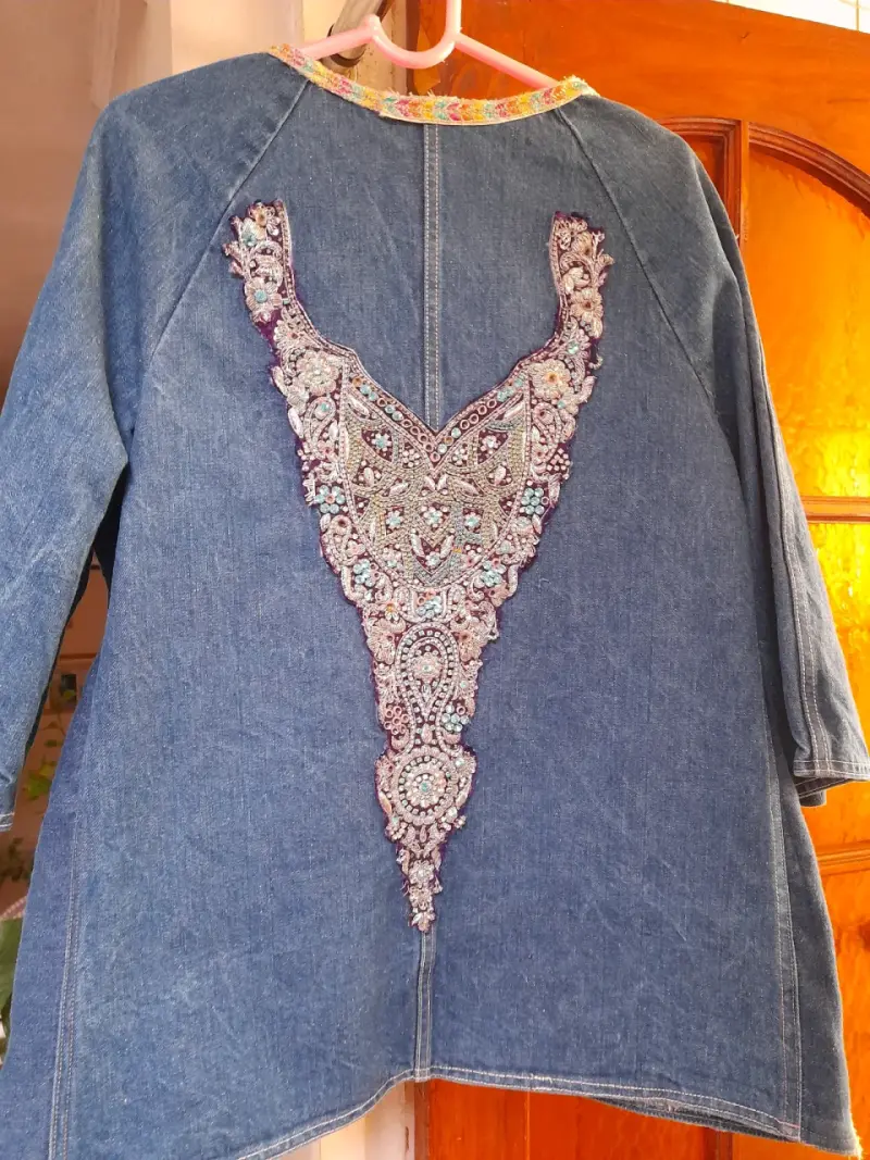 Chaqueta de mezclilla con bordado floral - 3