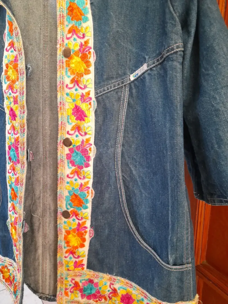 Chaqueta de mezclilla con bordado floral - 5