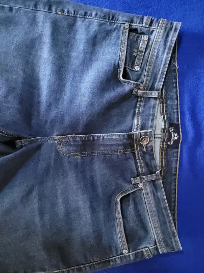 Jeans de mezclilla azul para hombre - miniatura 2