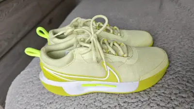 Zapatillas deportivas amarillas para mujer - miniatura 1