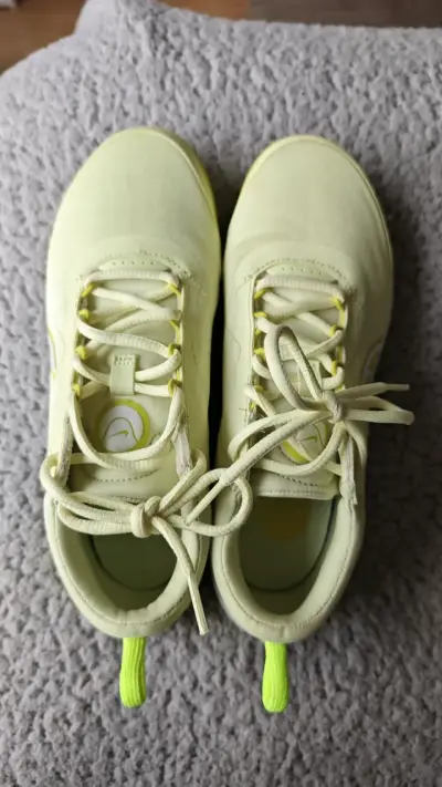 Zapatillas deportivas amarillas para mujer - miniatura 2