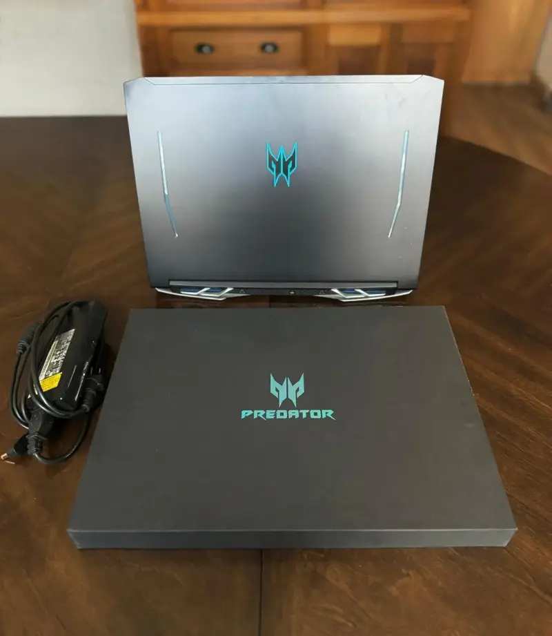 Laptop Acer Predator Helios 300 con Intel Core i7 y RTX - 2