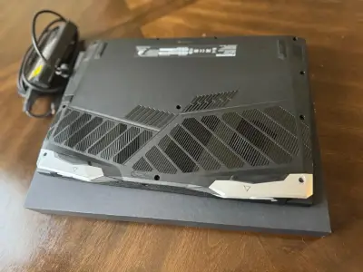 Laptop Acer Predator Helios 300 con Intel Core i7 y RTX - miniatura 3