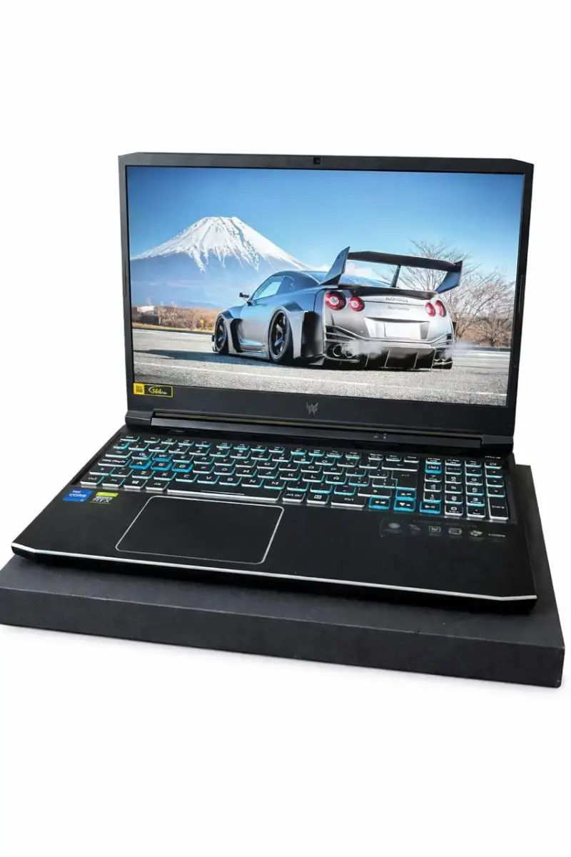 Laptop Acer Predator Helios 300 con Intel Core i7 y RTX - 5