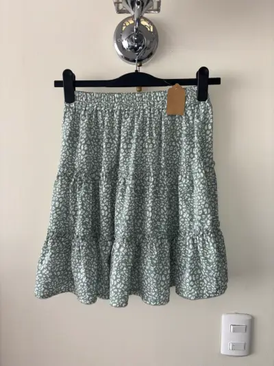 Lote de ropa femenina variada en buen estado - miniatura 5