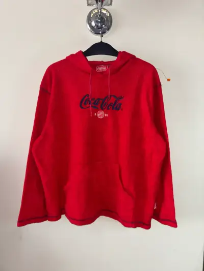 Polerón polar rojo Coca-Cola con capucha - miniatura 1