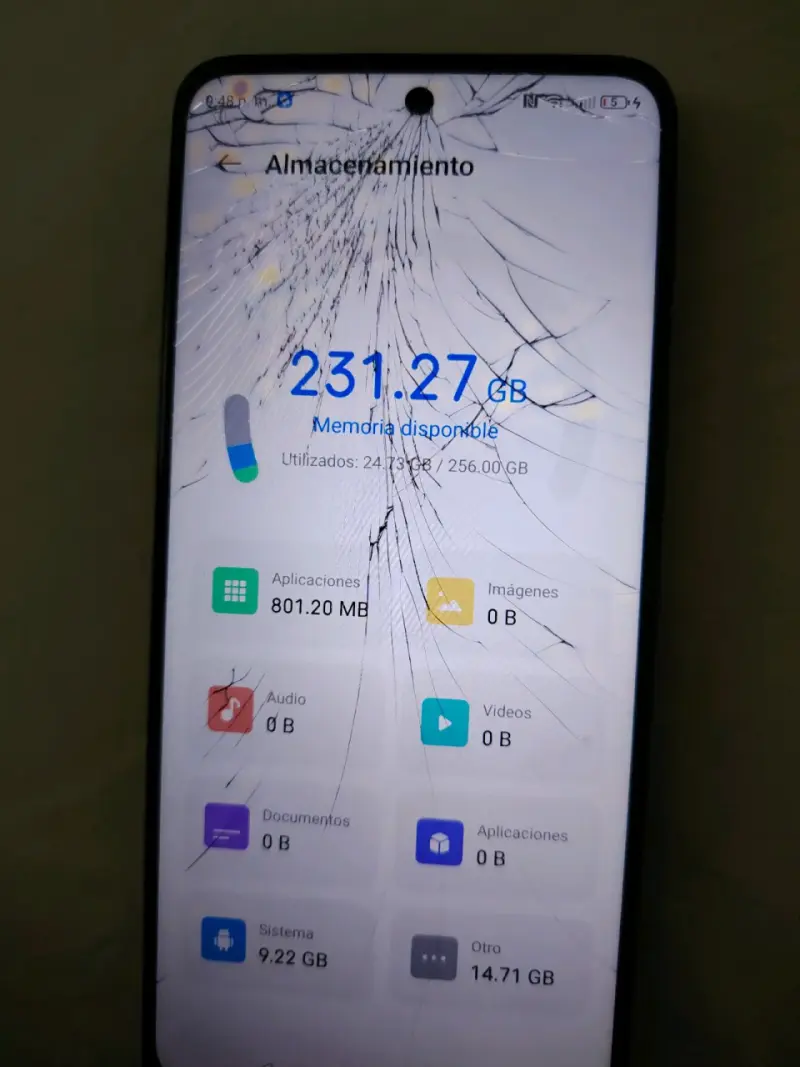 Teléfono Nubia Focus Pro 5G con pantalla rota - 3