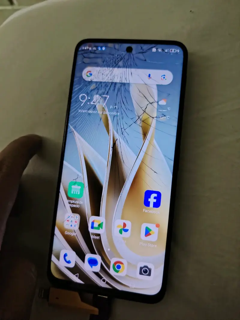 Teléfono Nubia Focus Pro 5G con pantalla rota - 5