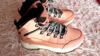 Botas de montaña impermeables color rosa - miniatura 3