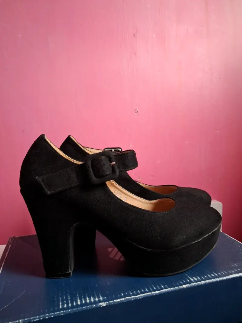 Zapatos de tacón alto negros con hebilla - 3