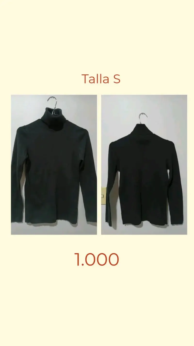 Polera negra de cuello alto talla S