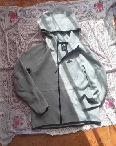 Polerón con capucha Nike gris - miniatura 1
