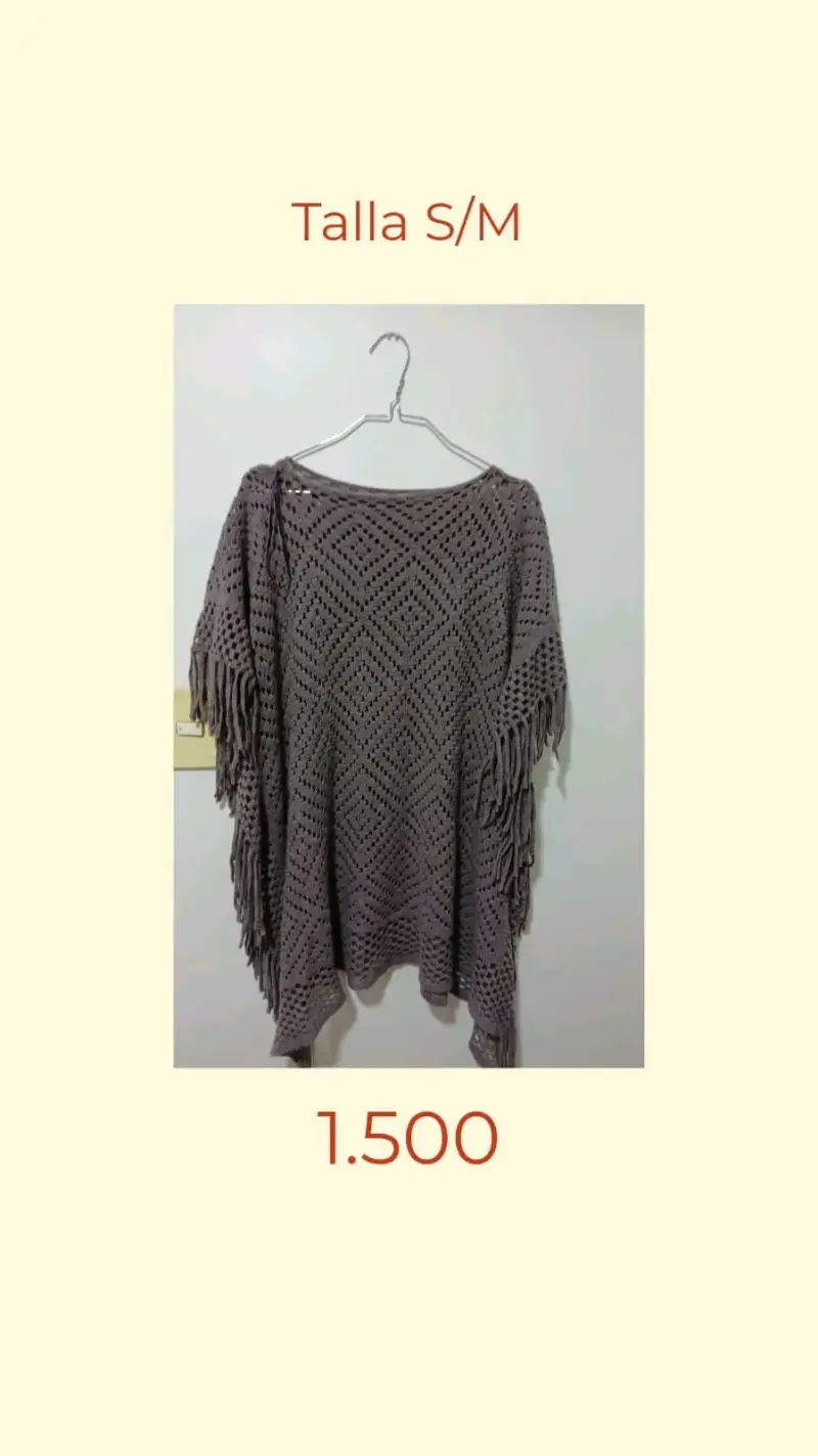 Poncho tejido con flecos talla S/M