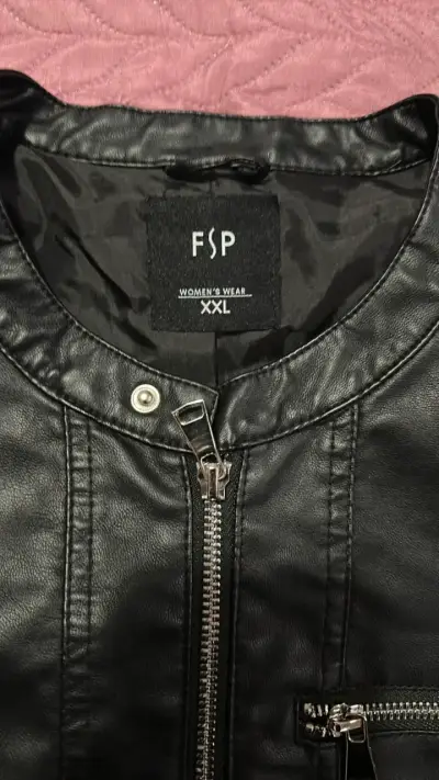 Chaqueta de cuero sintético negra para mujer - miniatura 2