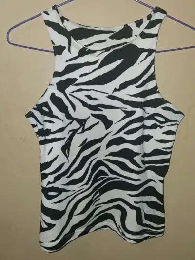 Blusa sin mangas estampado cebra con bufanda - miniatura 3