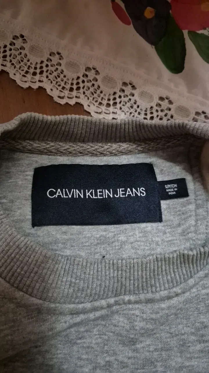 Polerón gris Calvin Klein Jeans unisex - 2