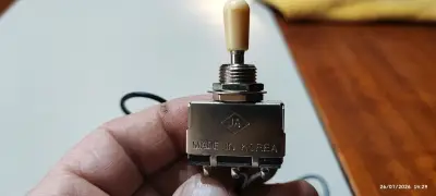 Kit de potenciómetros y switch para guitarra eléctrica - miniatura 3