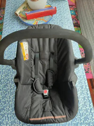 Silla de Auto para Bebé Infanti Negra - miniatura 2