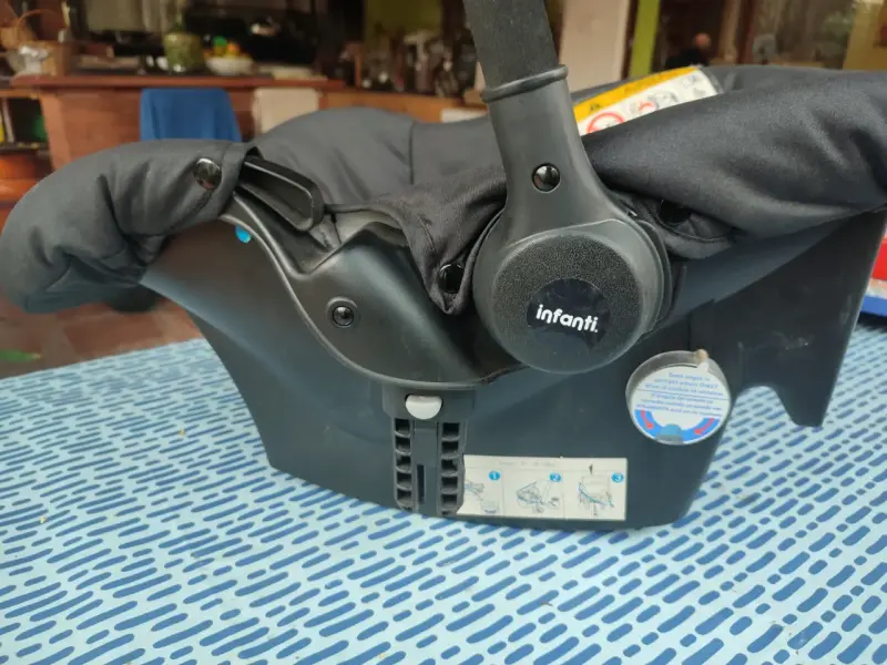 Silla de Auto para Bebé Infanti Negra - 4