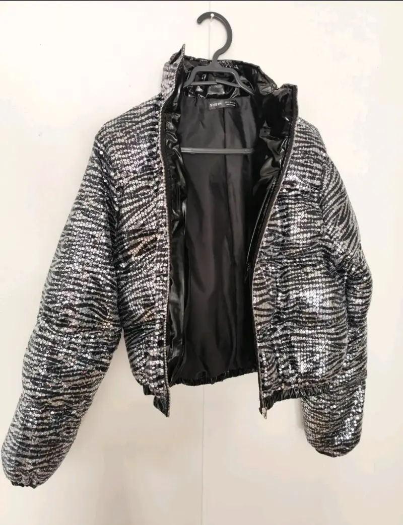 Chaqueta corta de lentejuelas negra y plateada - 2