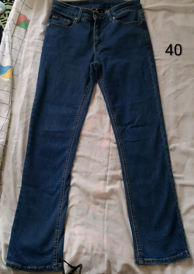 Pantalones negros de mujer en buen estado - 3