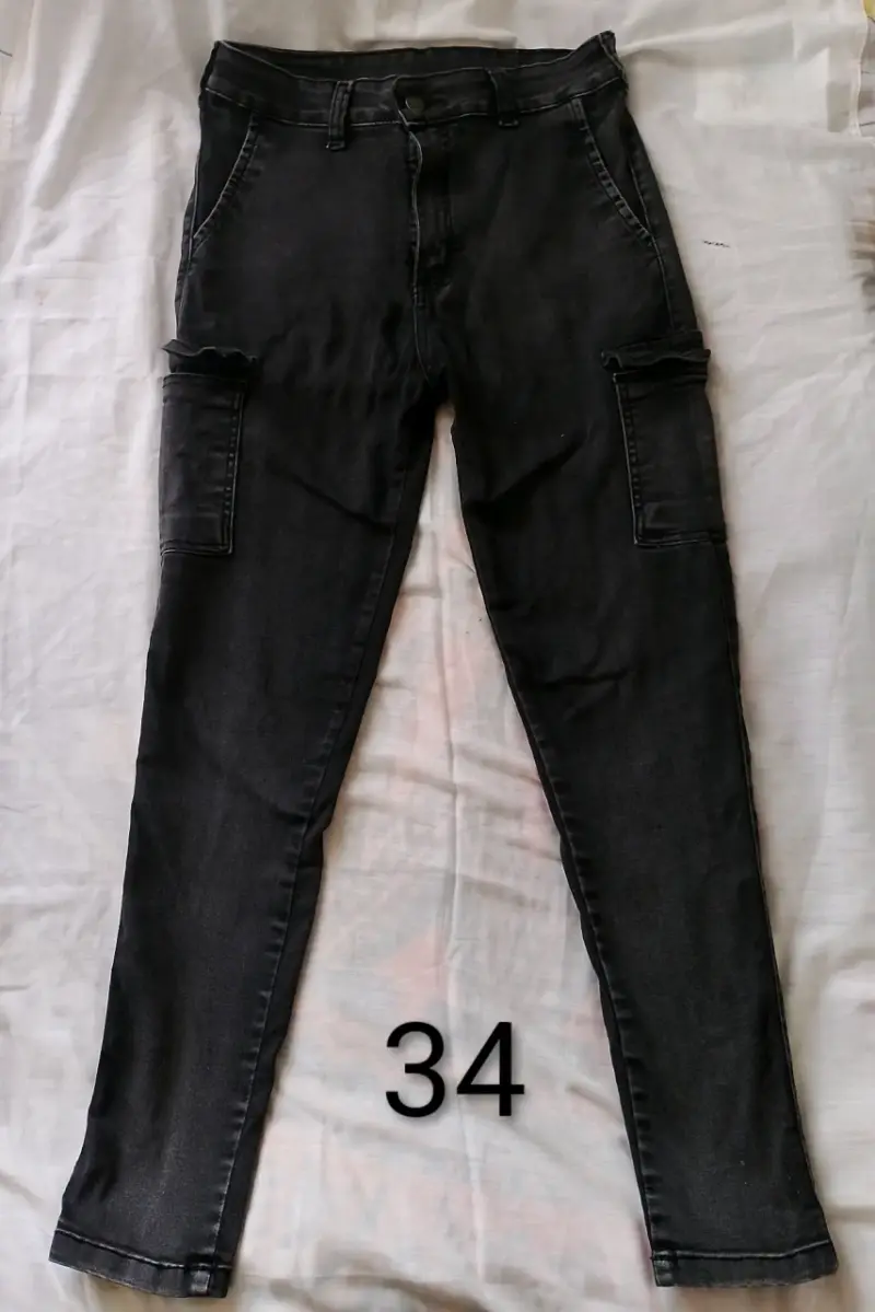 Pantalones negros de mujer en buen estado - 4