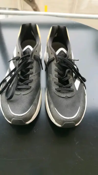 Zapatillas deportivas negras para hombre - miniatura 1