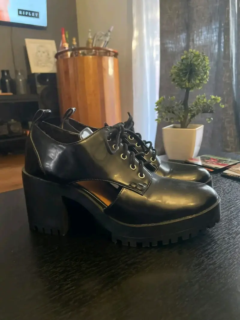 Zapatos de plataforma negros Zara estilo oxford - 1