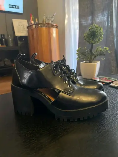 Zapatos de plataforma negros Zara estilo oxford - miniatura 1