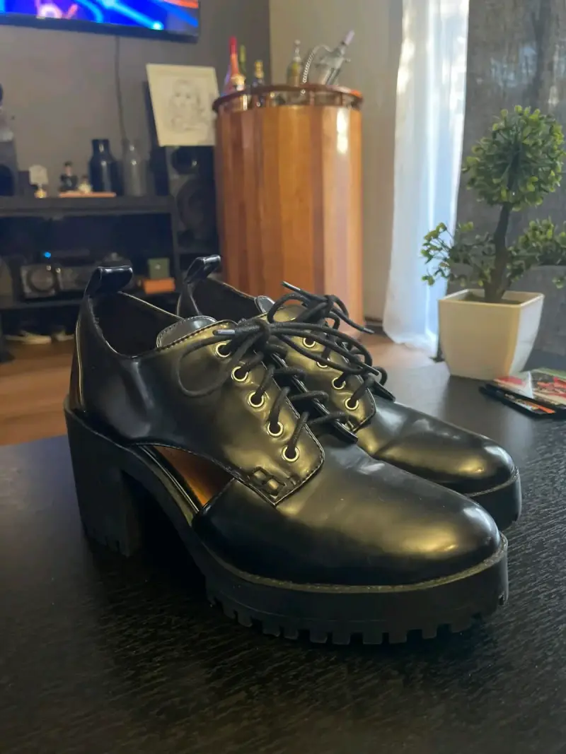 Zapatos de plataforma negros Zara estilo oxford - 2