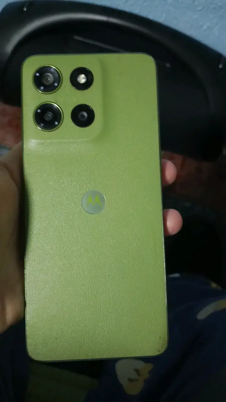 Smartphone Motorola Moto G15 con triple cámara - 3