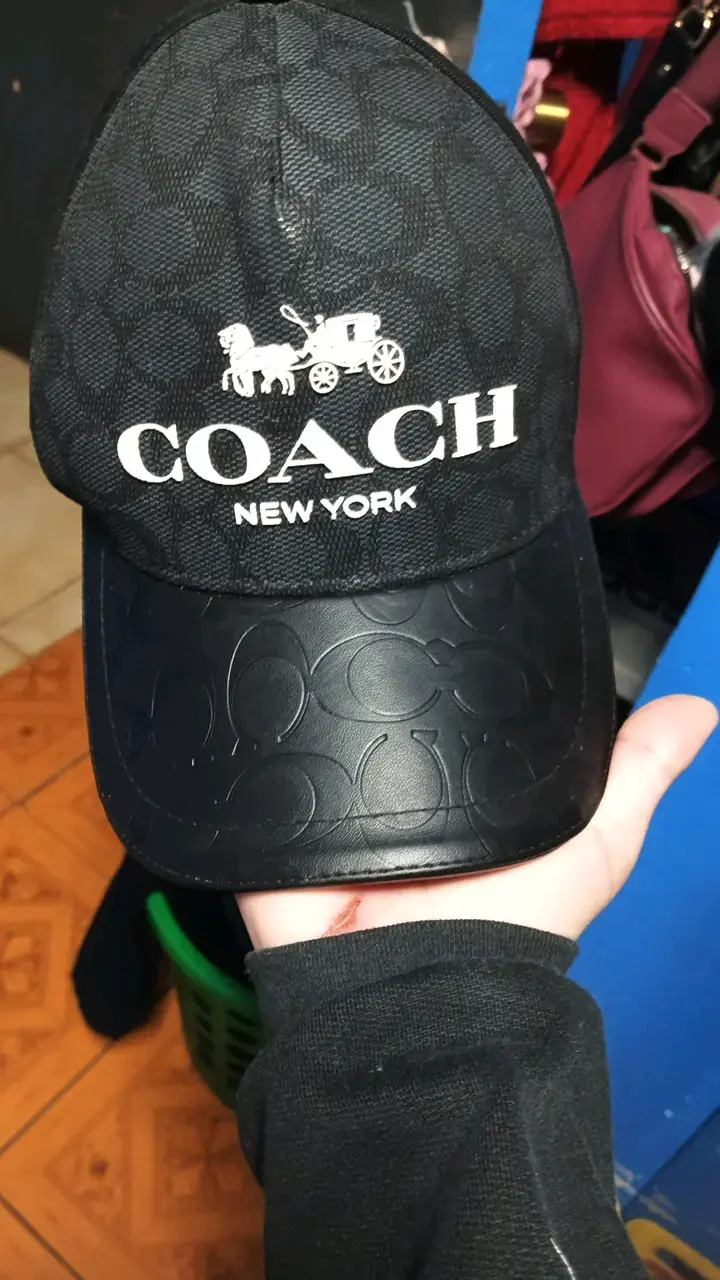 Gorra negra Coach con logo bordado - 1