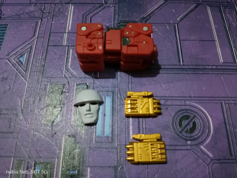 Transformers Blaster Masterpiece - 3