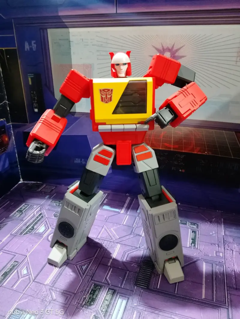 Transformers Blaster Masterpiece - 5