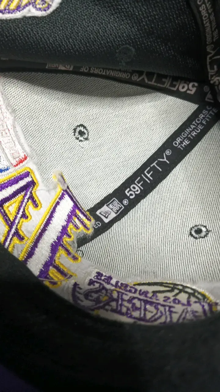 Gorra negra Los Angeles Lakers con logo bordado - 5