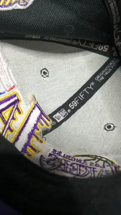 Gorra negra Los Angeles Lakers con logo bordado - miniatura 5