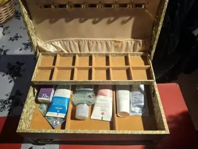 Caja organizadora de cosméticos vintage - miniatura 1