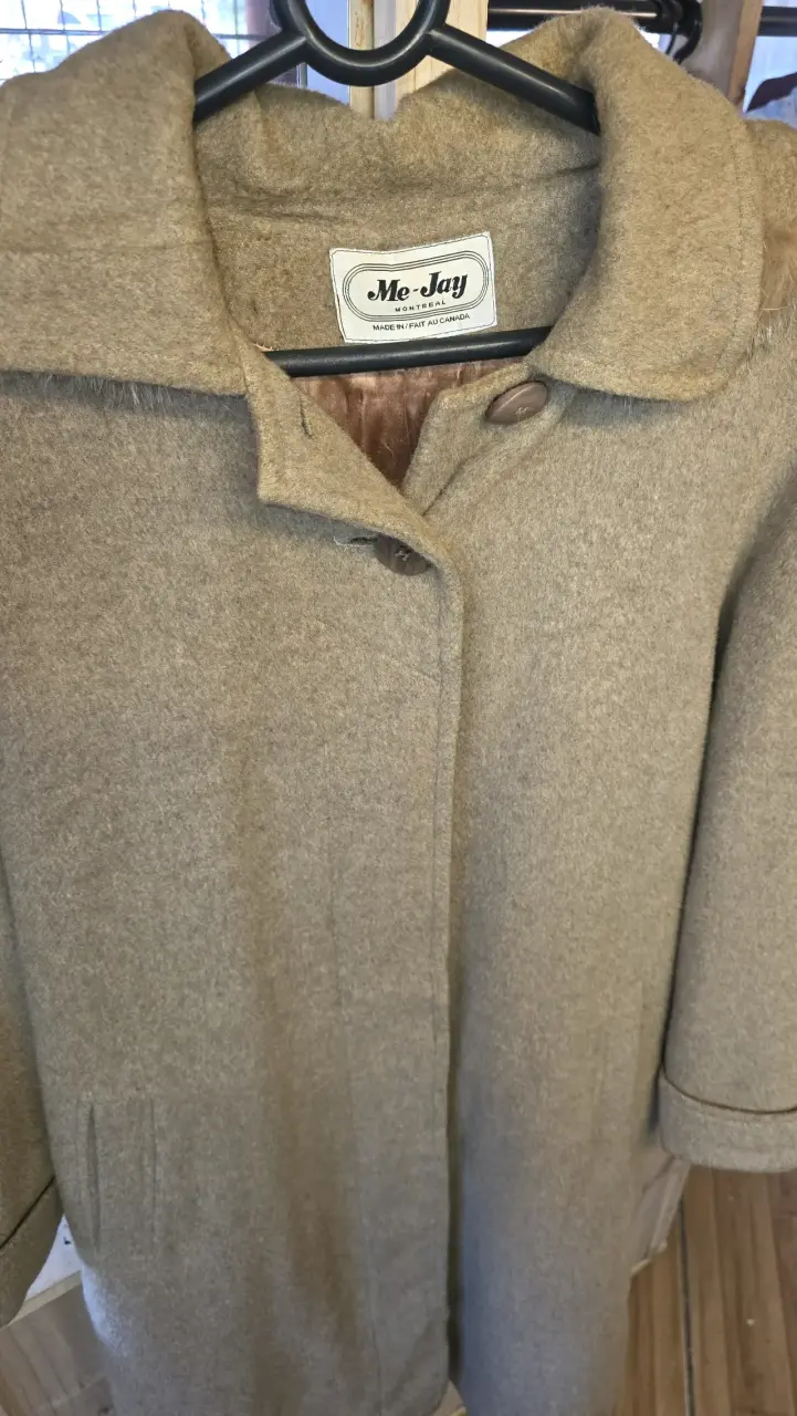 Abrigo de lana Me-Jay con cuello de piel - 1