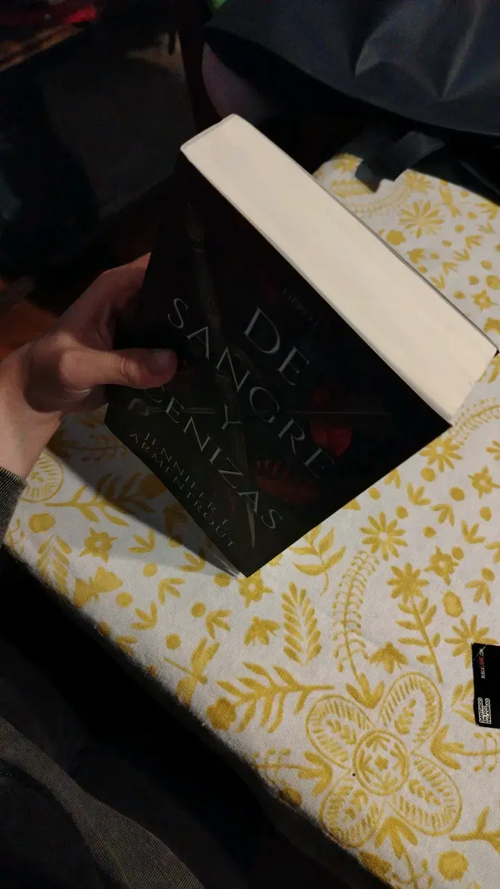 "De Sangre y Cenizas" Jennifer L. Armentr Origina - 3