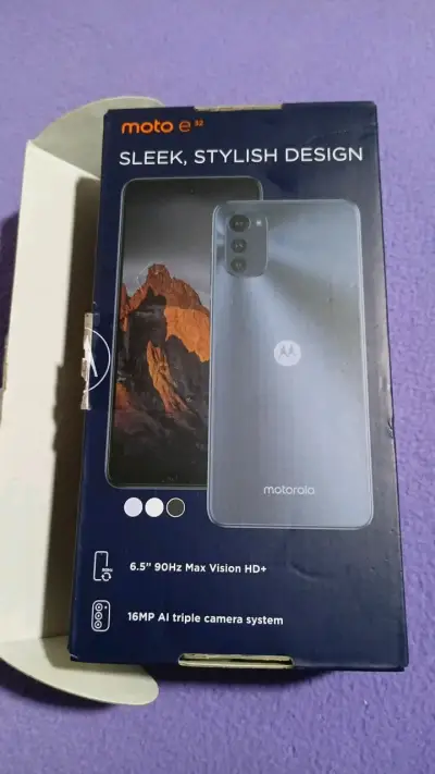 Smartphone Motorola Moto E32 64GB Azul - miniatura 3