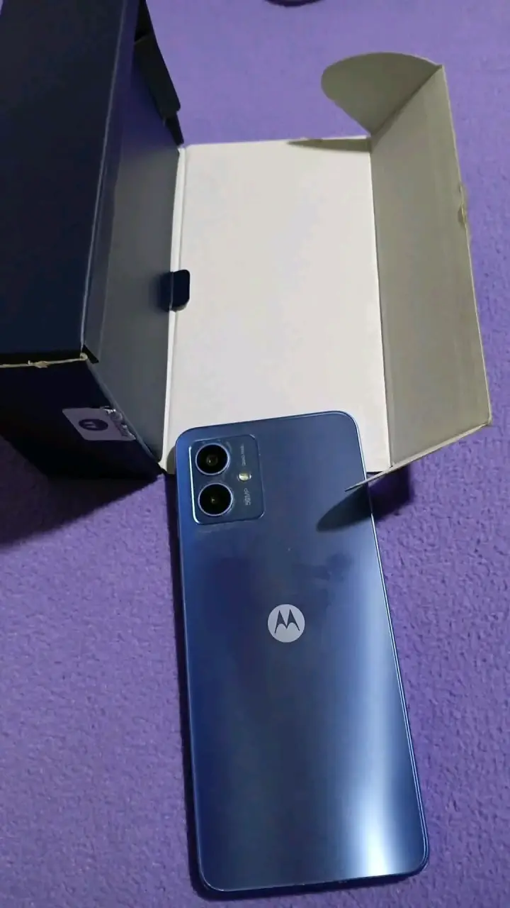 Smartphone Motorola Moto E32 64GB Azul - 4