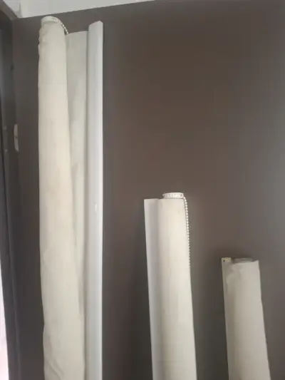 Cortinas enrollables blancas para ventanas - miniatura 2