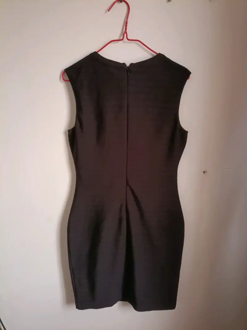 Vestido negro Guess con detalles brillantes - 2