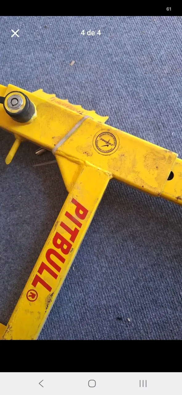 Traba de seguridad para auto Pitbull amarilla - 1