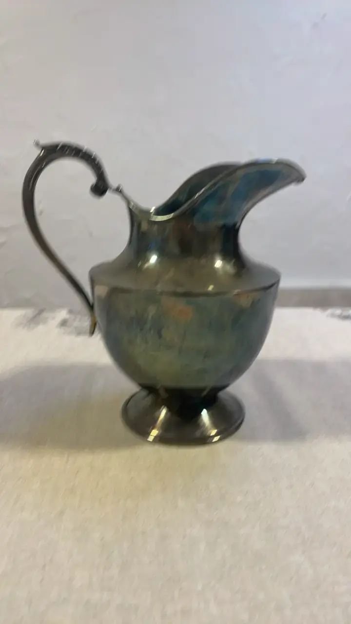 Jarra de plata vintage con diseño clásico - 1